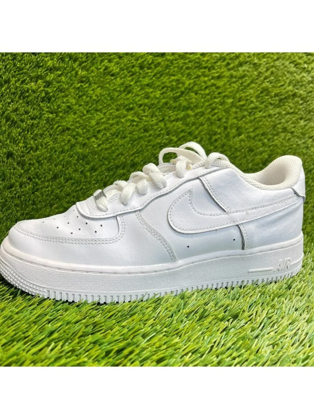 Nike Air Force 1 LE Low Boys Size 7Y White Athletic Lifestyle Shoes Sneakers